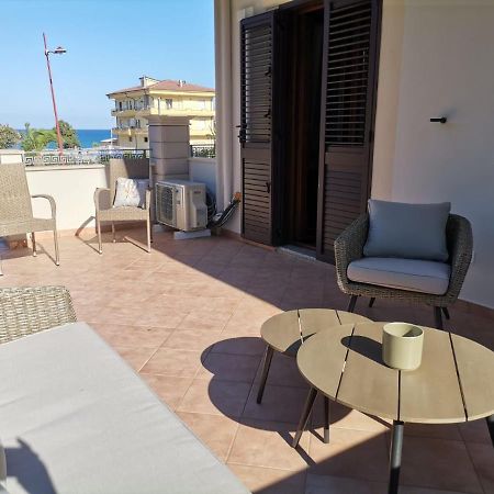 Del Gaudio Guesthouse Torre Melissa Exterior foto